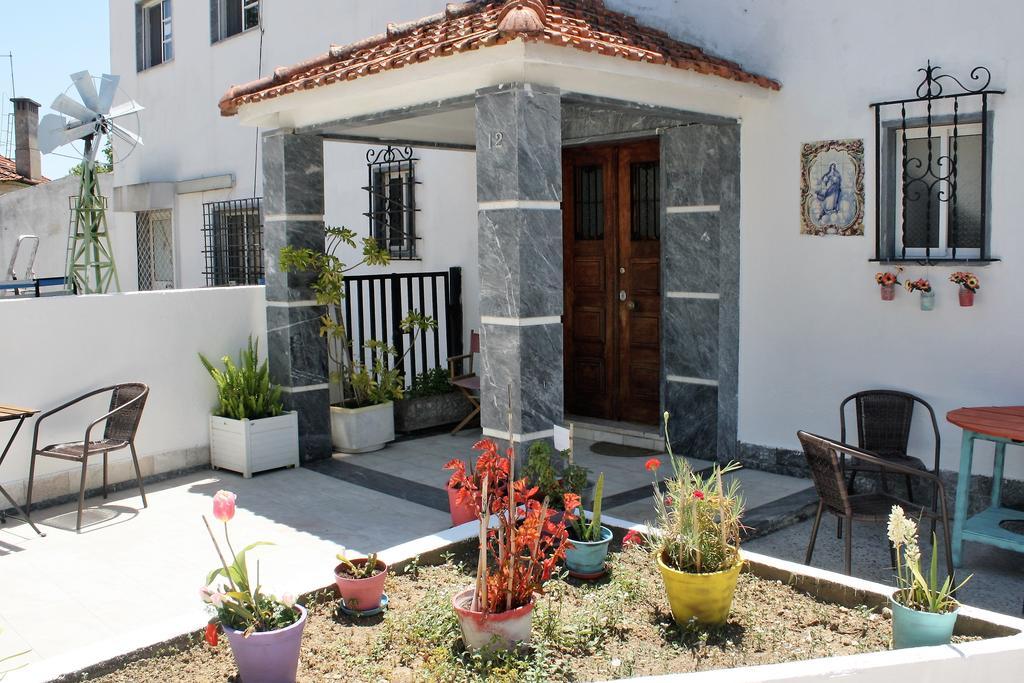 Lisbon Cosy Hostel Exterior photo